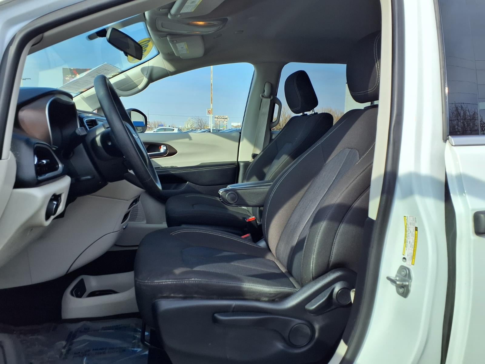 2020 Chrysler Voyager L