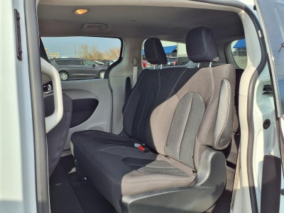 2020 Chrysler Voyager L