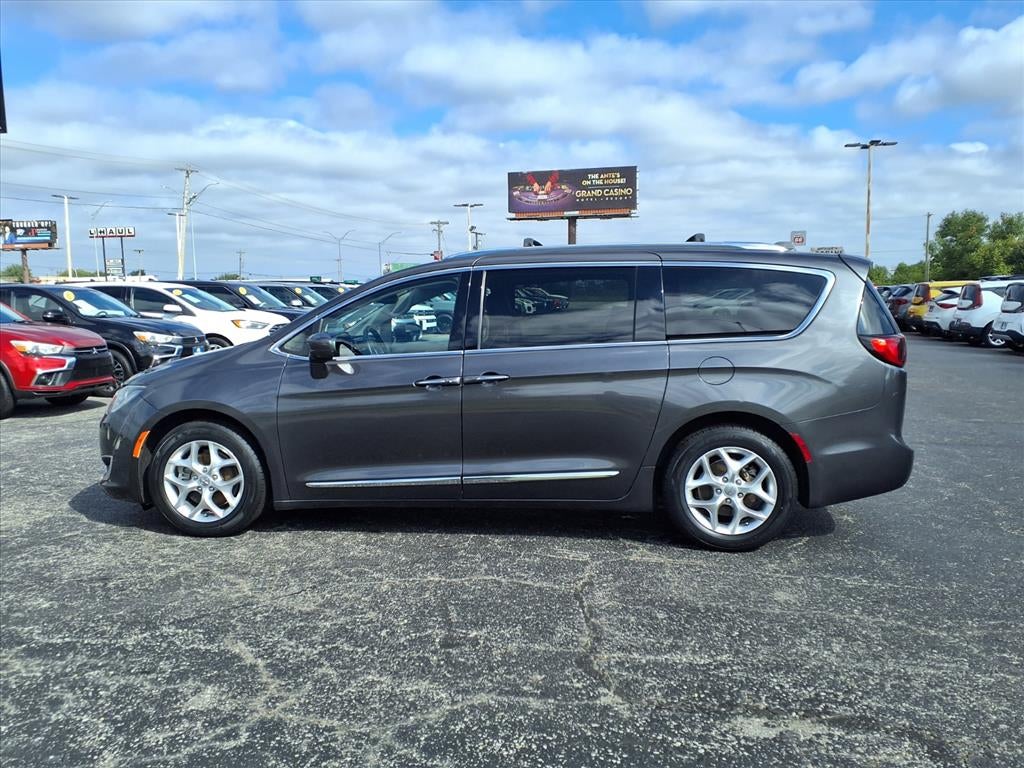 2020 Chrysler Pacifica Touring L
