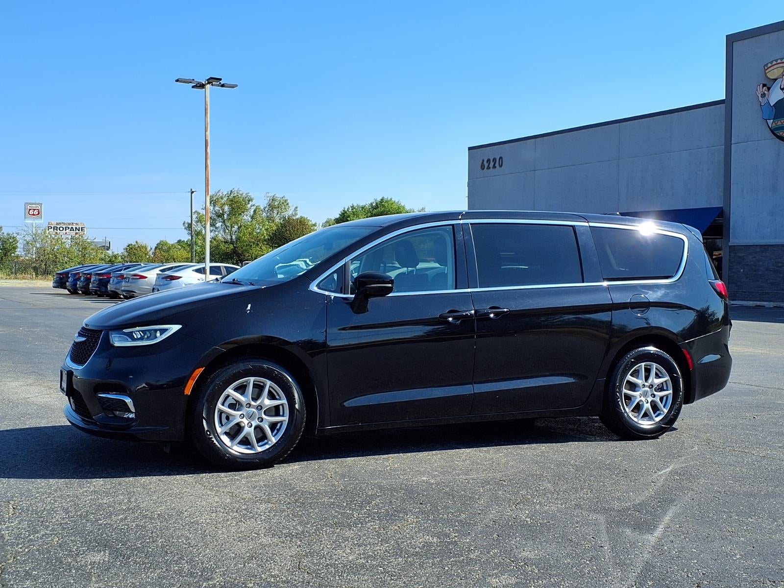 2024 Chrysler Pacifica Touring L