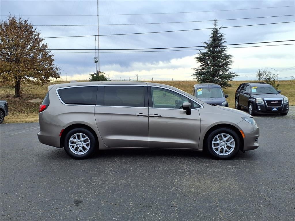 2017 Chrysler Pacifica LX