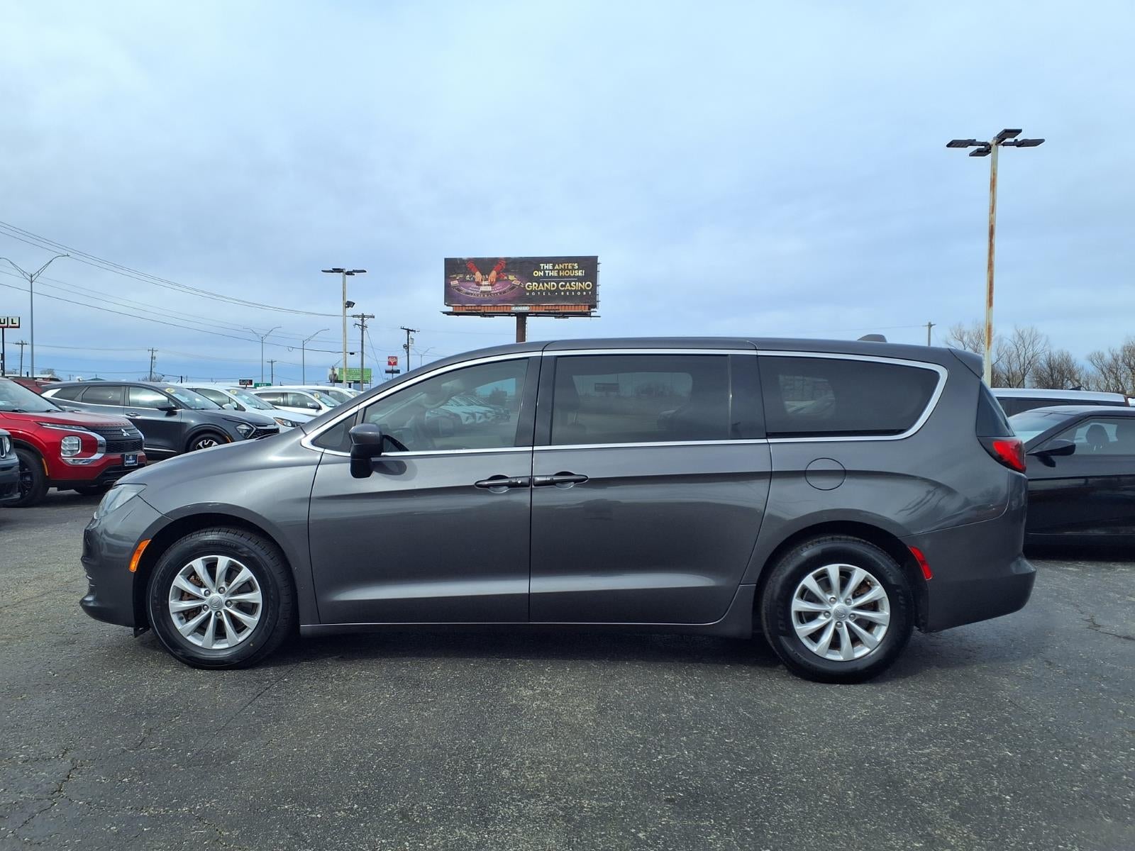 2017 Chrysler Pacifica Touring