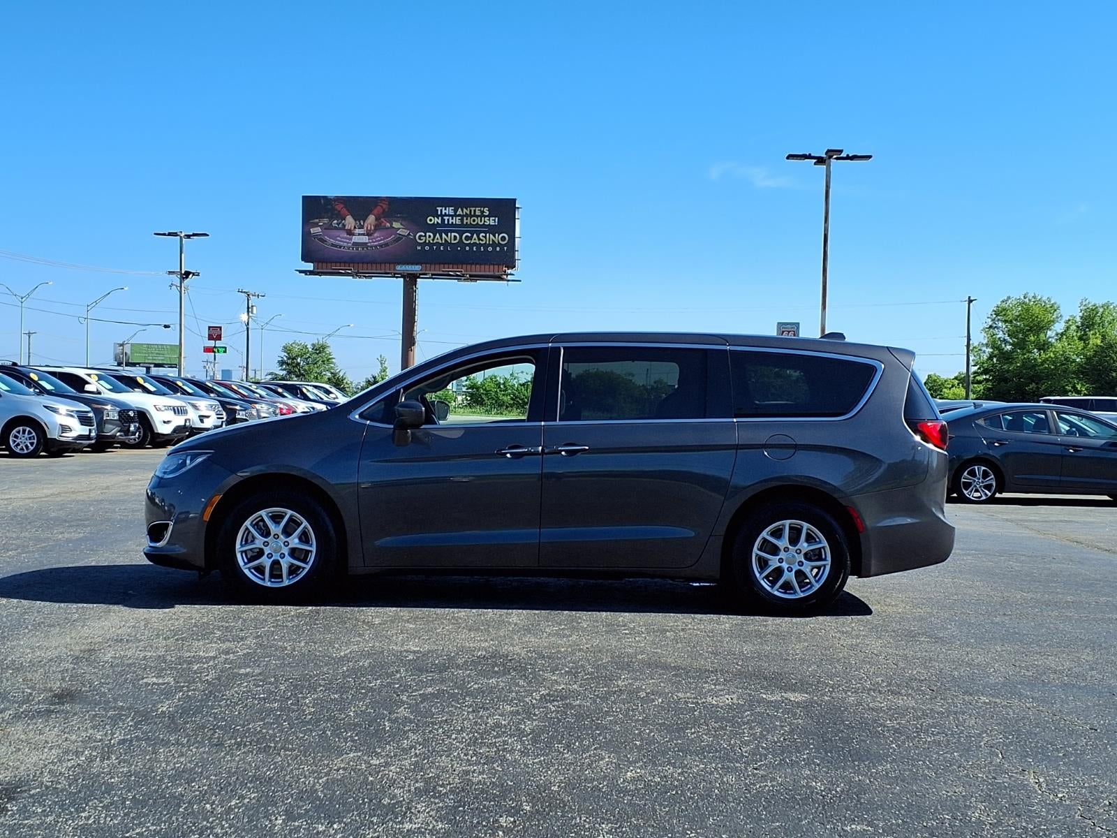 2020 Chrysler Pacifica Touring