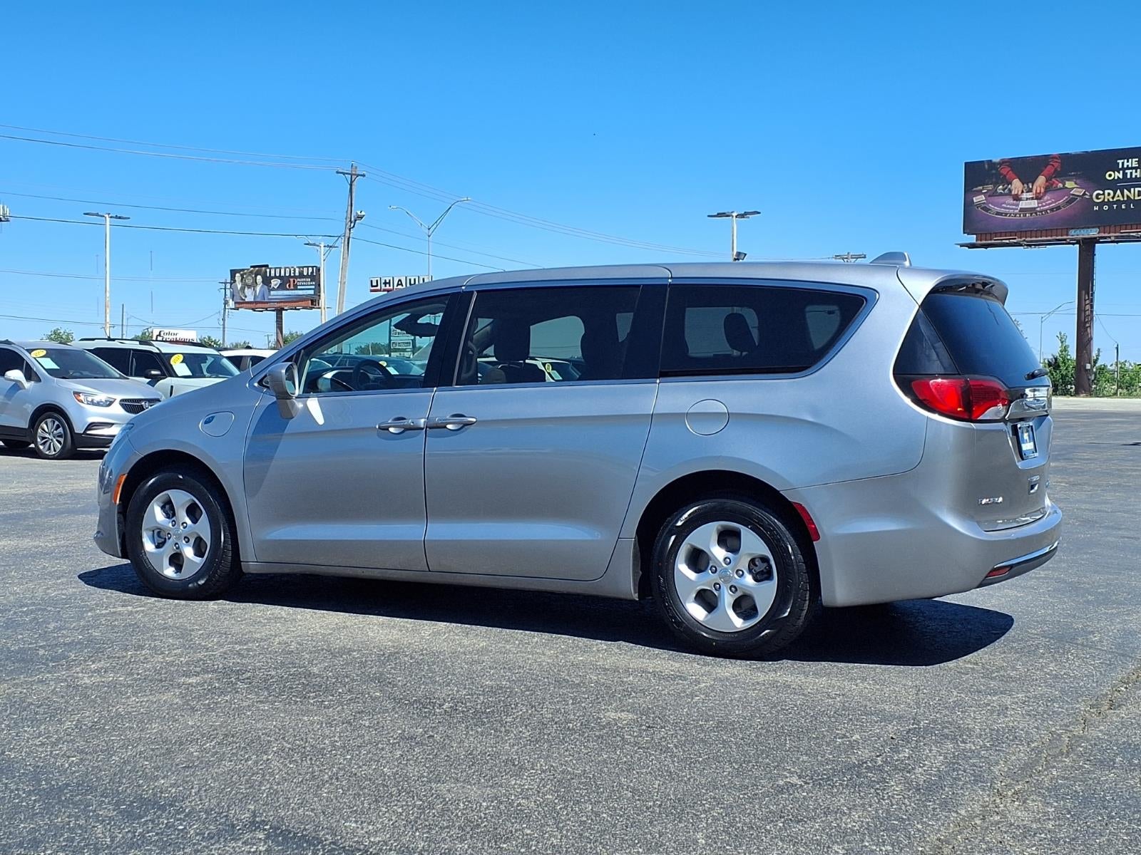 2017 Chrysler Pacifica Hybrid Touring Plus