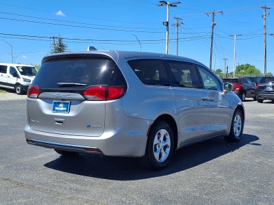 2017 Chrysler Pacifica Hybrid Touring Plus