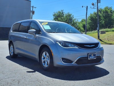 2017 Chrysler Pacifica Hybrid Touring Plus