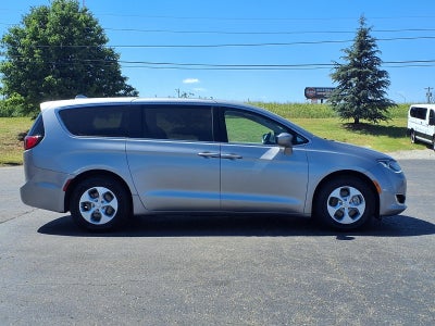 2017 Chrysler Pacifica Hybrid Touring Plus