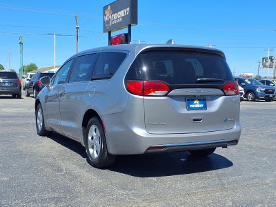 2017 Chrysler Pacifica Hybrid Touring Plus