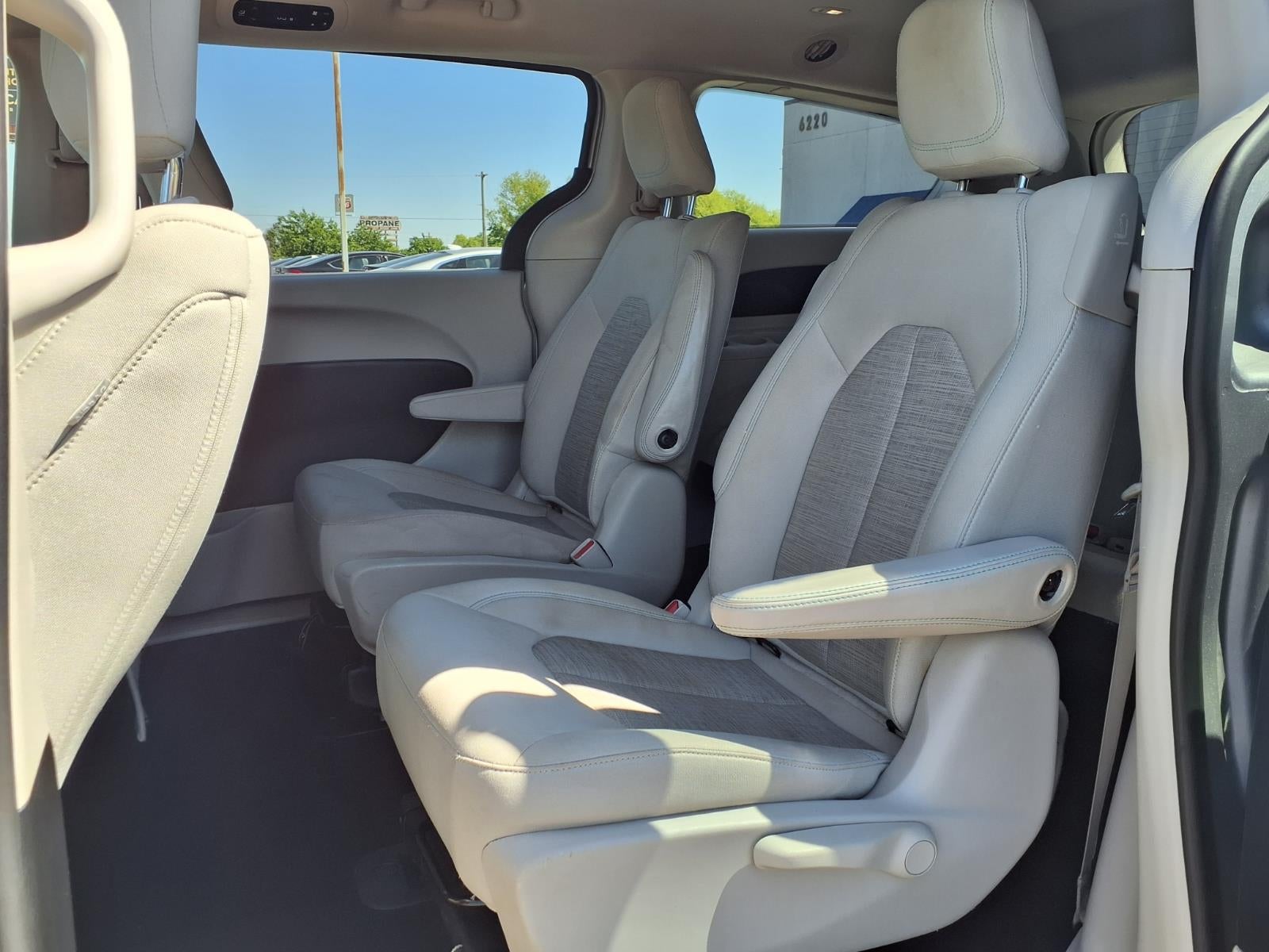 2017 Chrysler Pacifica Hybrid Touring Plus
