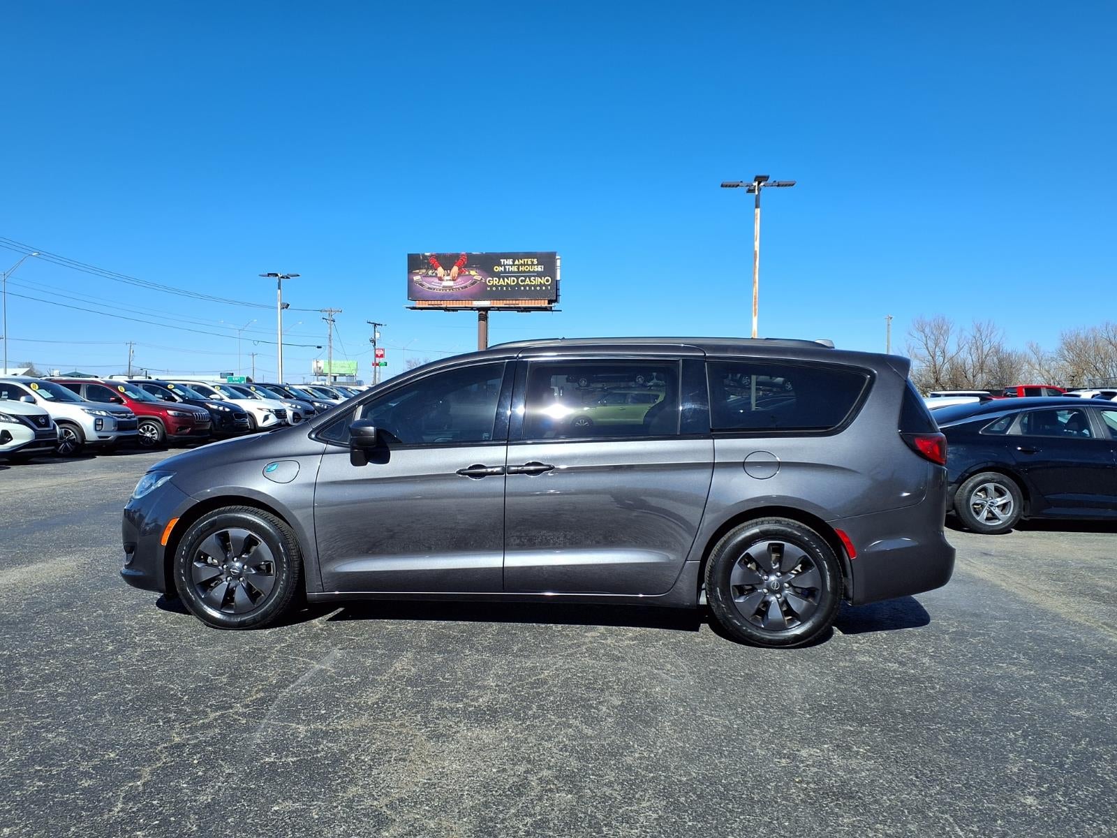 2020 Chrysler Pacifica Hybrid Hybrid Touring L