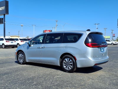 2023 Chrysler Pacifica Plug-In Hybrid Touring L