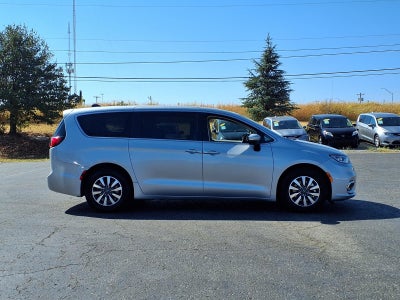 2023 Chrysler Pacifica Plug-In Hybrid Touring L