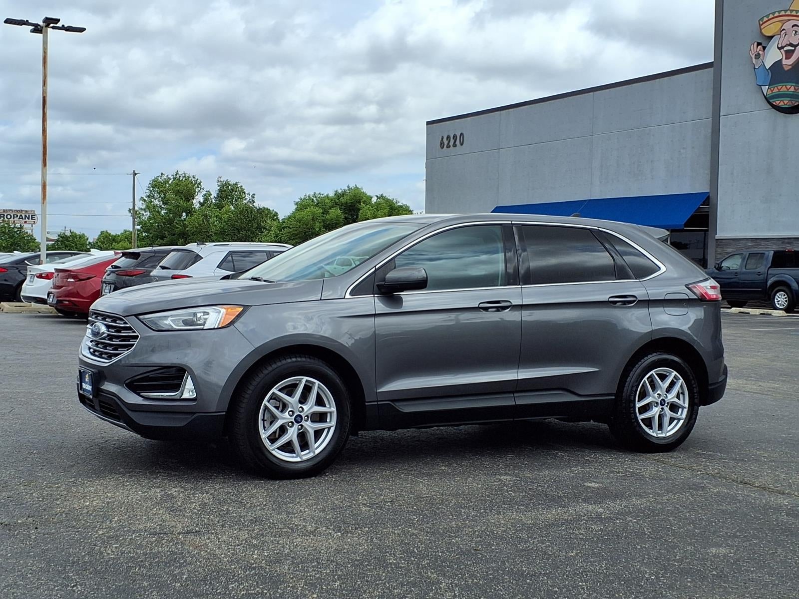 2021 Ford Edge Base