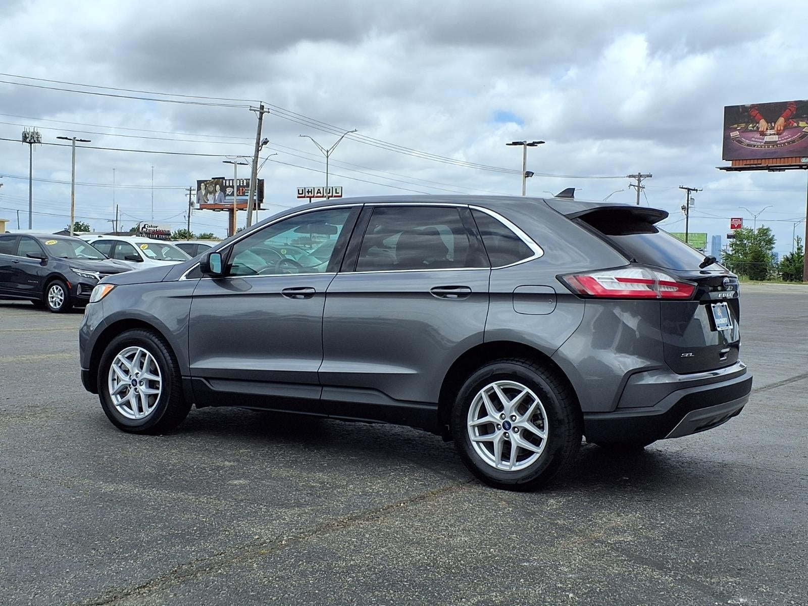 2021 Ford Edge Base
