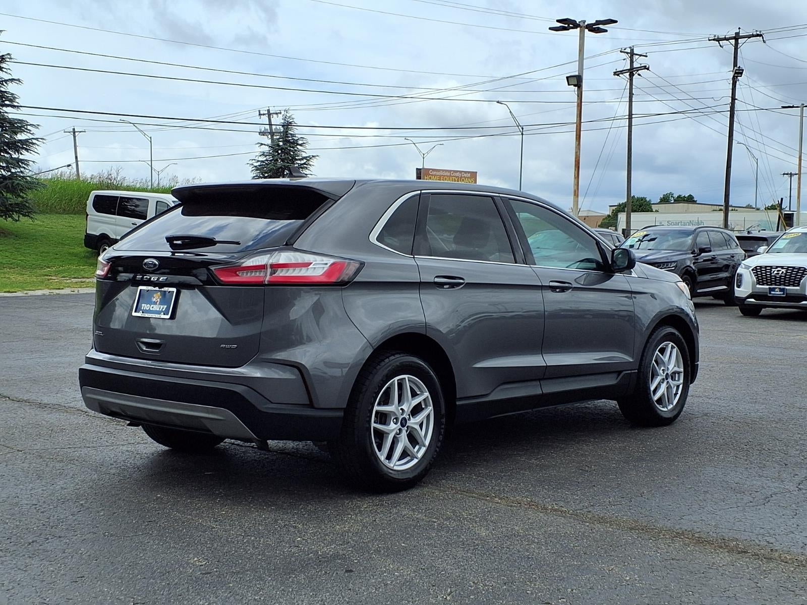 2021 Ford Edge Base