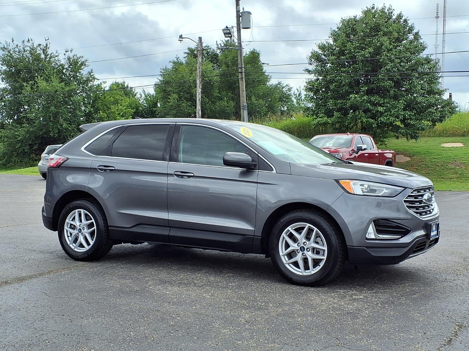 2021 Ford Edge Base