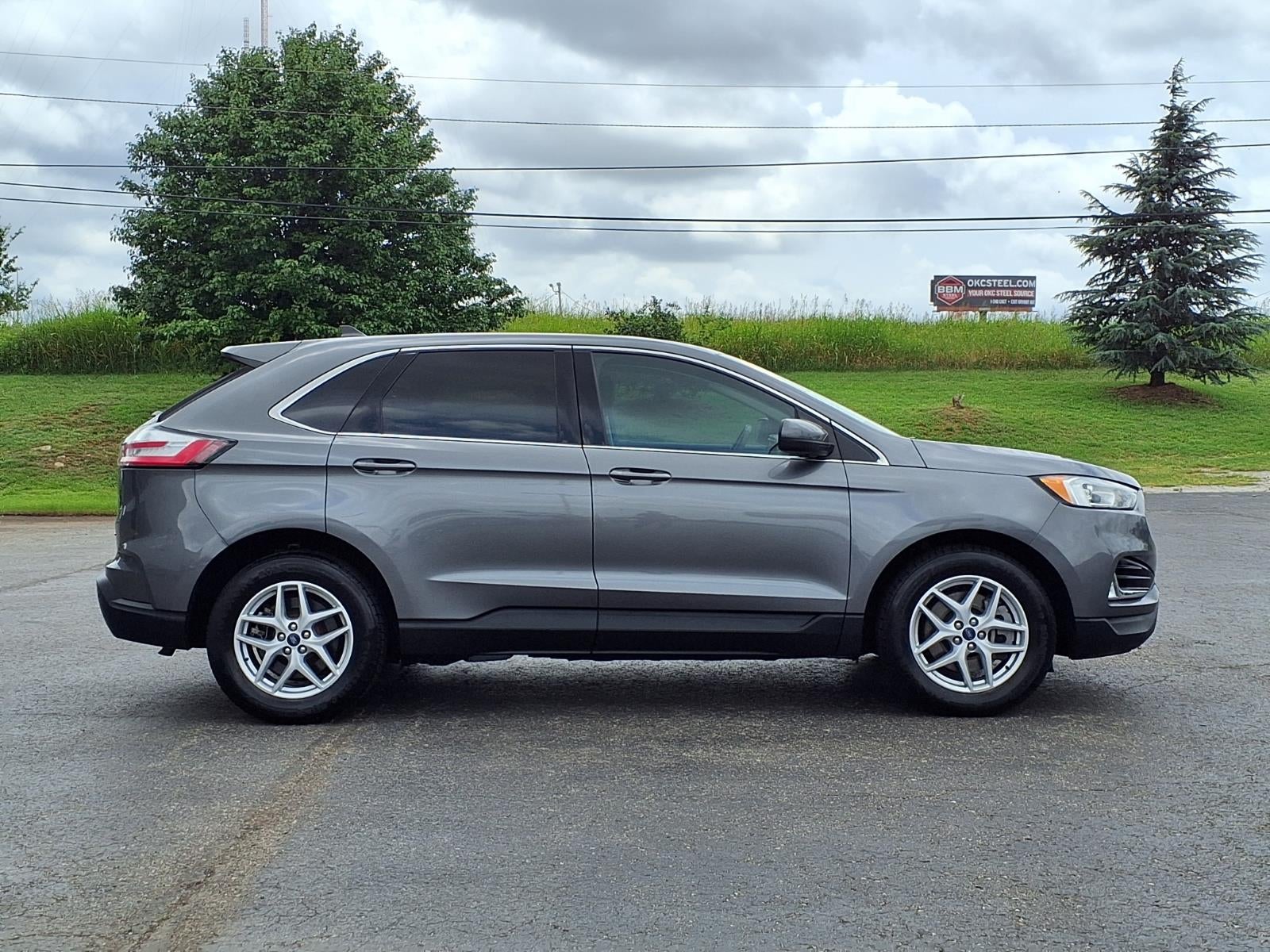 2021 Ford Edge Base