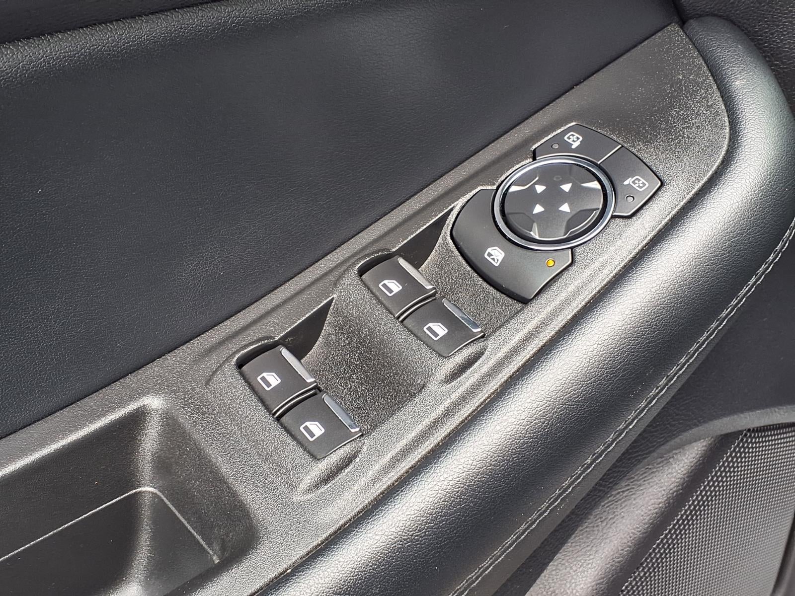 2021 Ford Edge Base