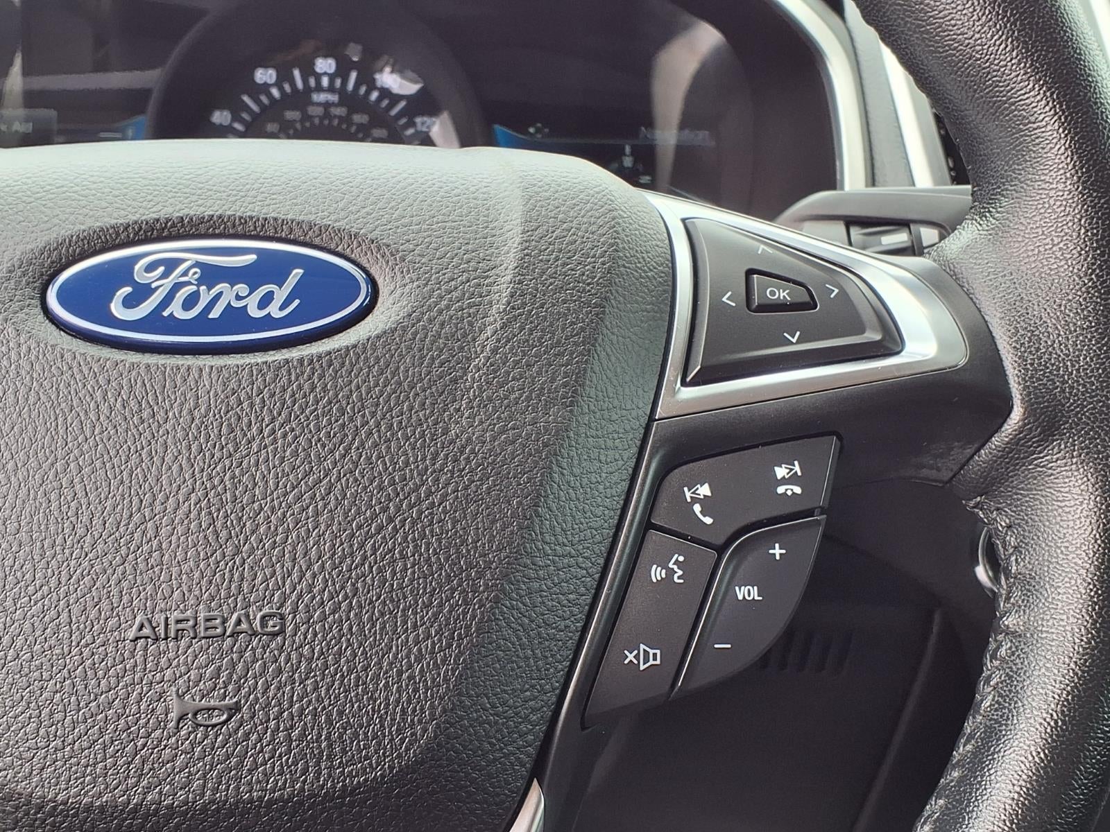 2021 Ford Edge Base