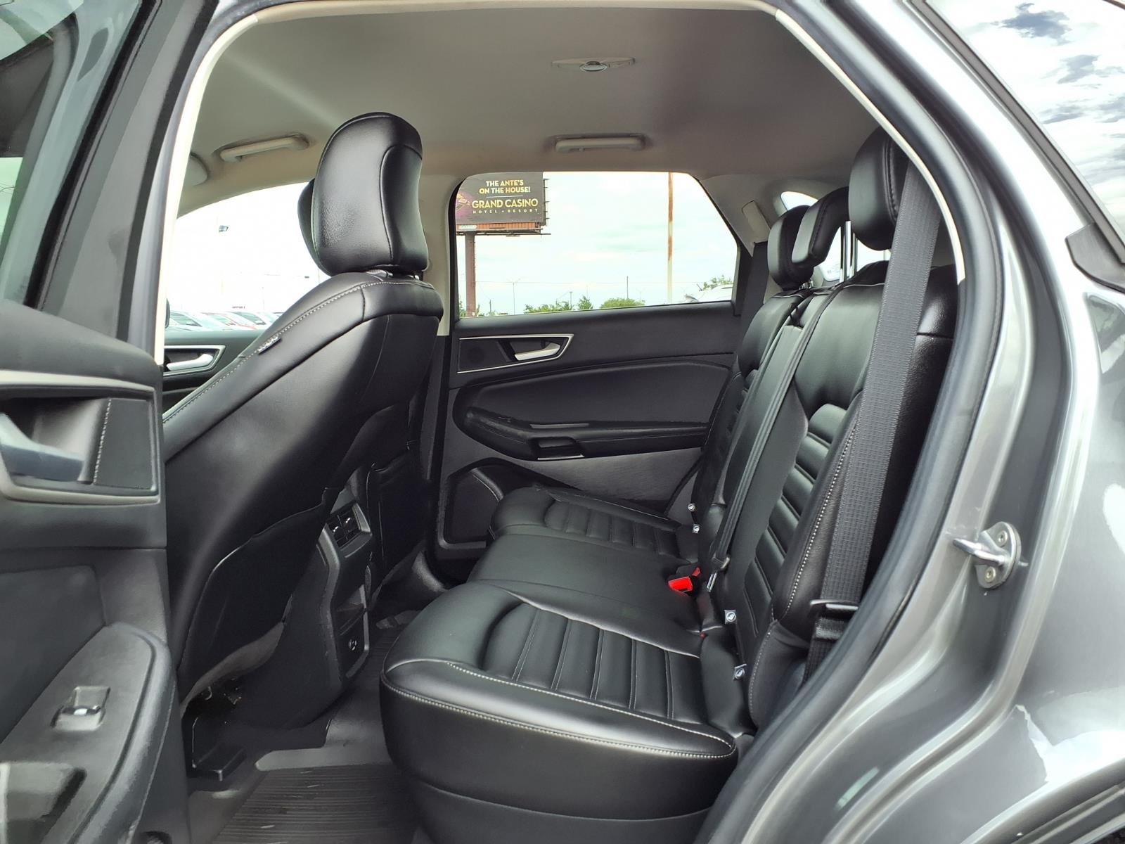 2021 Ford Edge Base