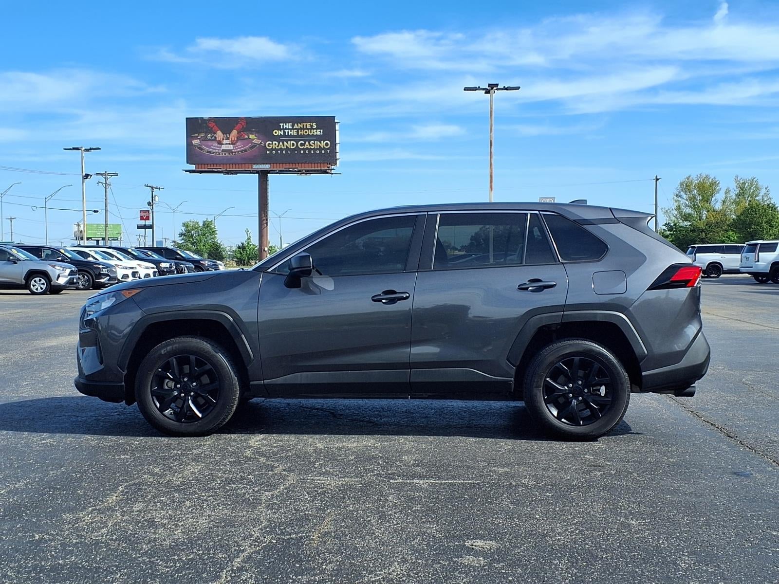 2022 Toyota RAV4 LE