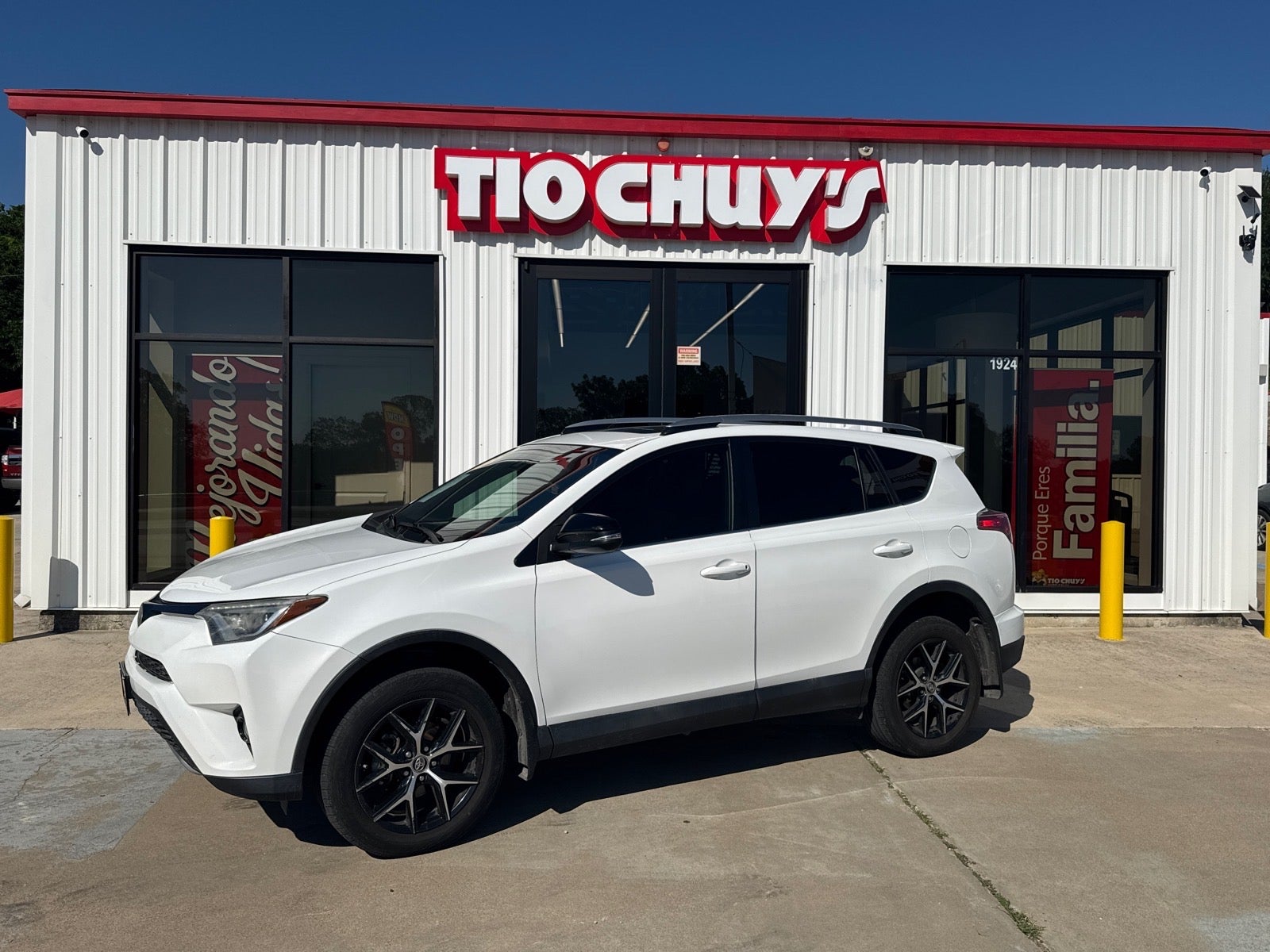 2017 Toyota RAV4 SE's photo