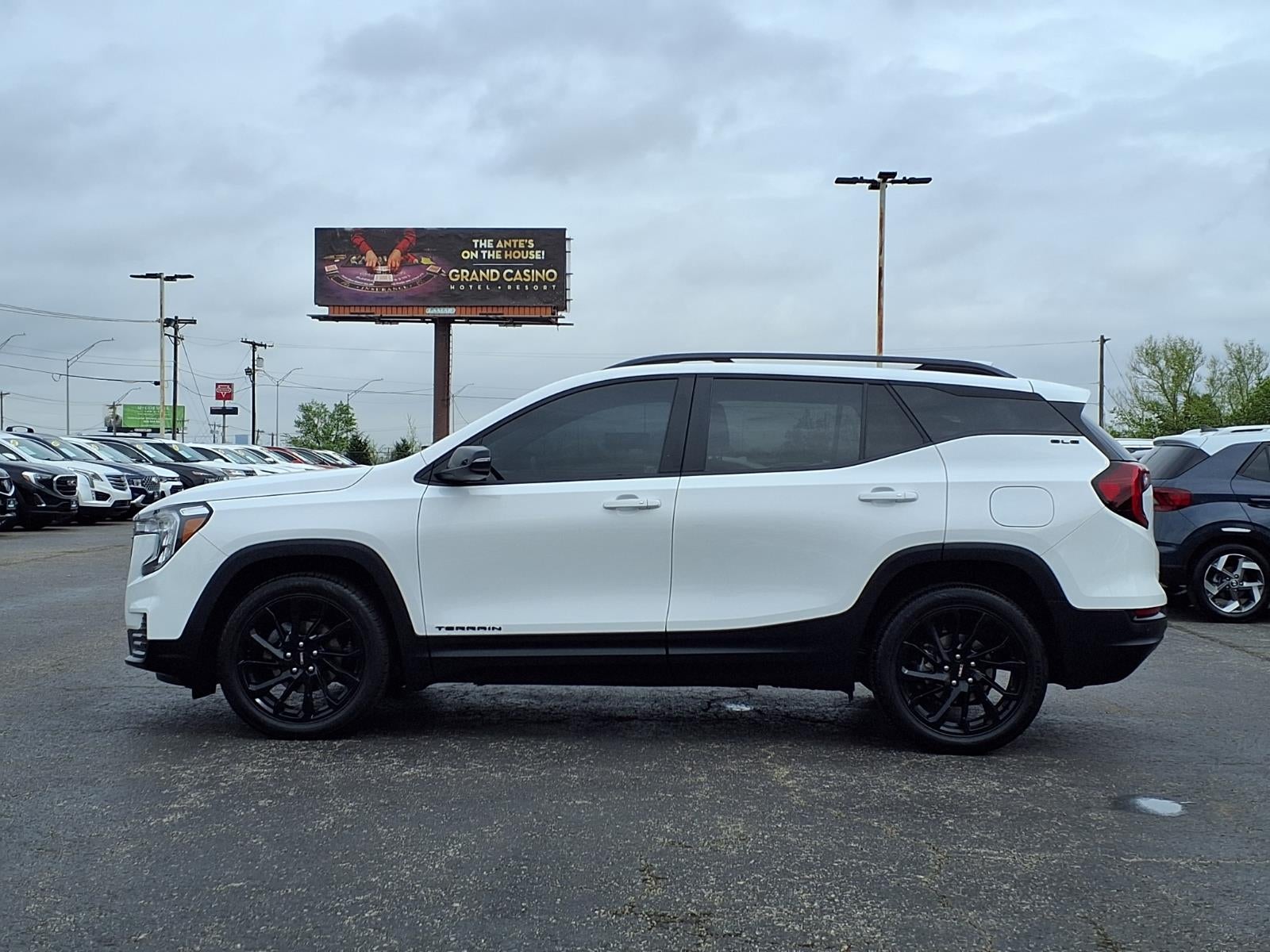 2023 GMC Terrain SLE