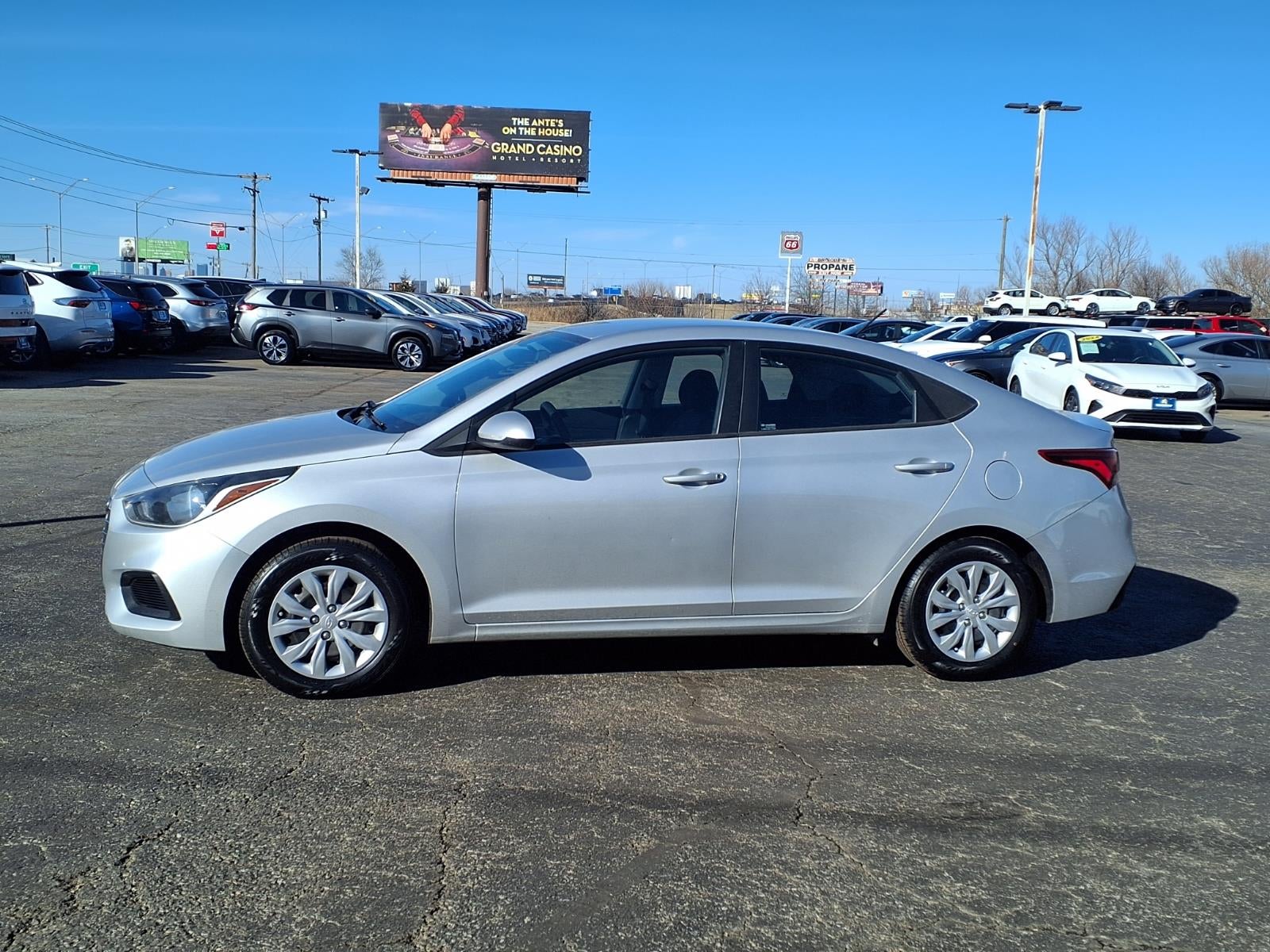 2022 Hyundai ACCENT SE