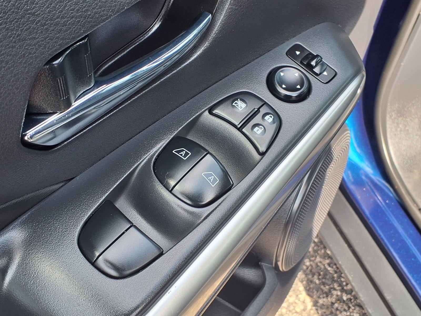2019 Nissan Kicks SR