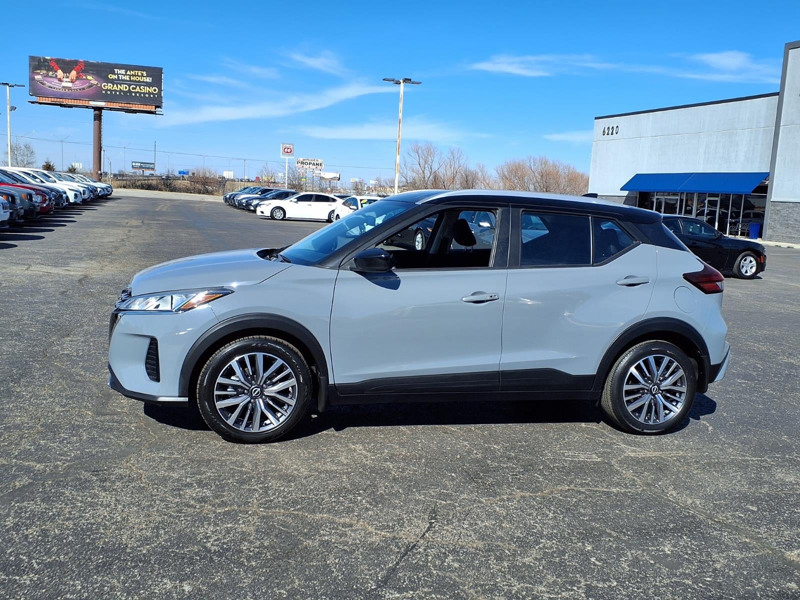 2023 Nissan Kicks SV