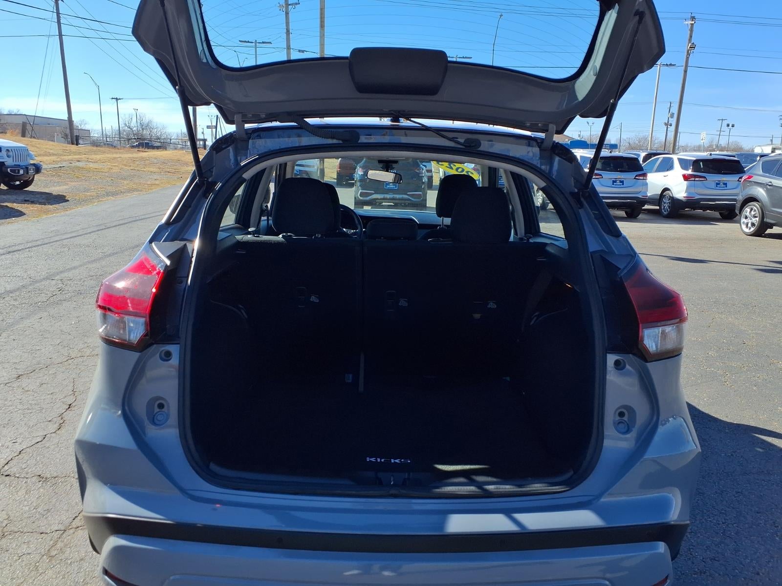 2023 Nissan Kicks SV