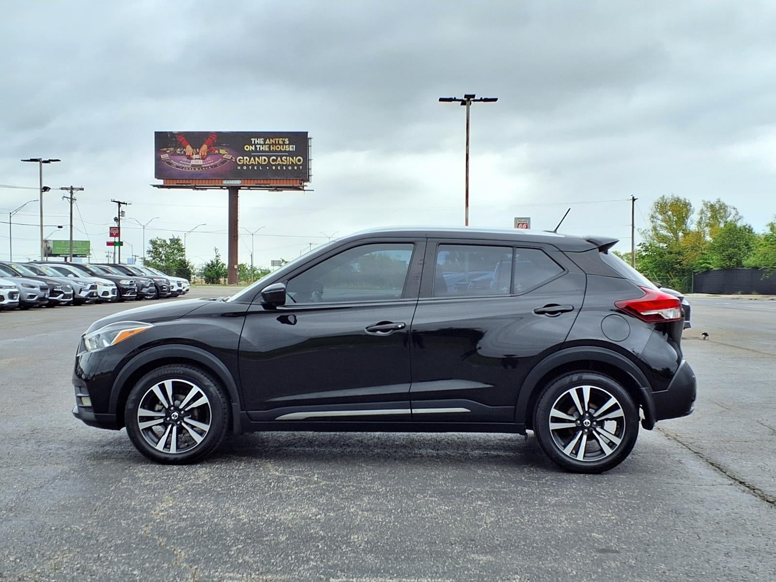 2020 Nissan Kicks SR