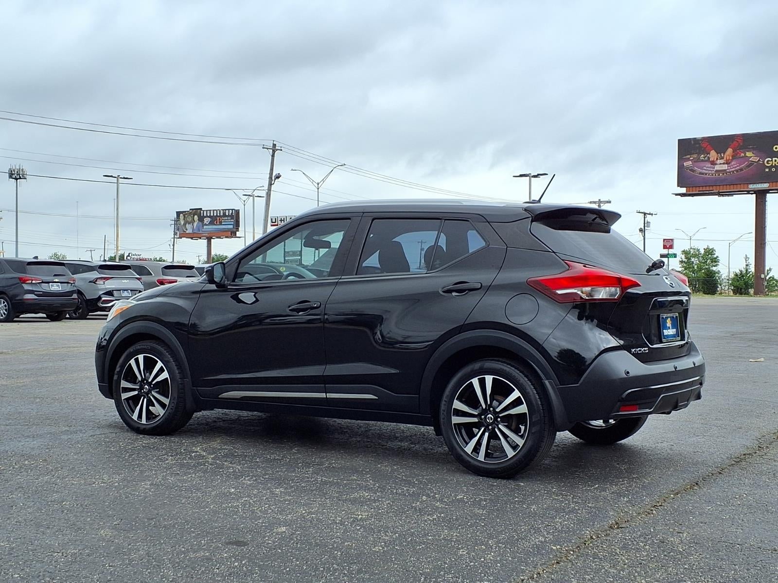 2020 Nissan Kicks SR