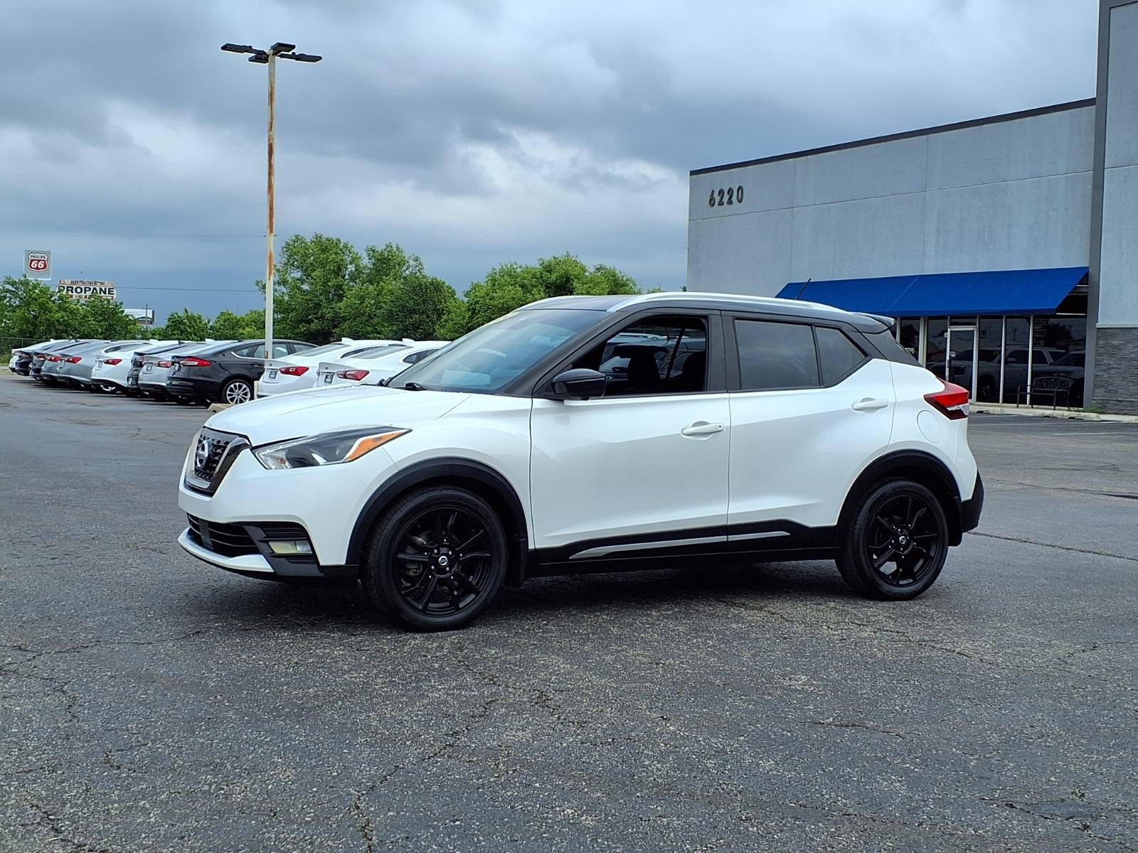 2020 Nissan Kicks SR