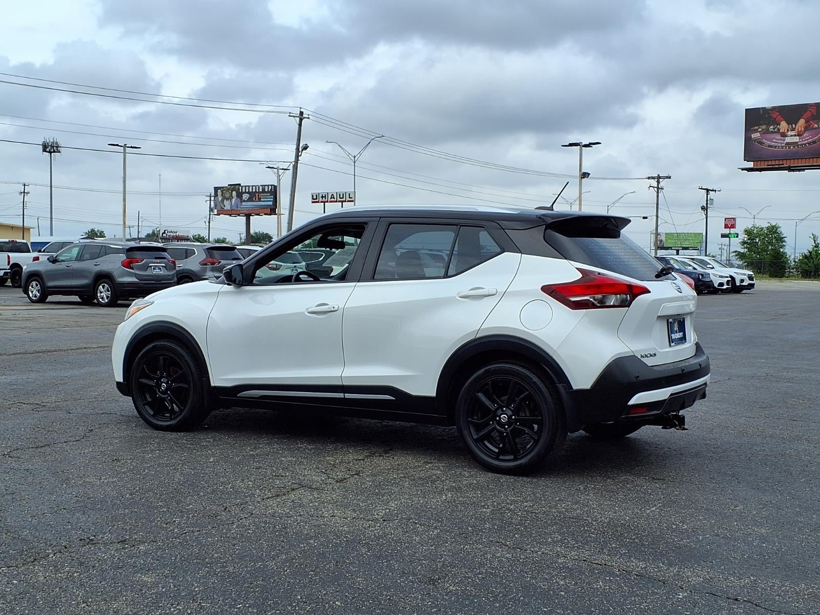 2020 Nissan Kicks SR