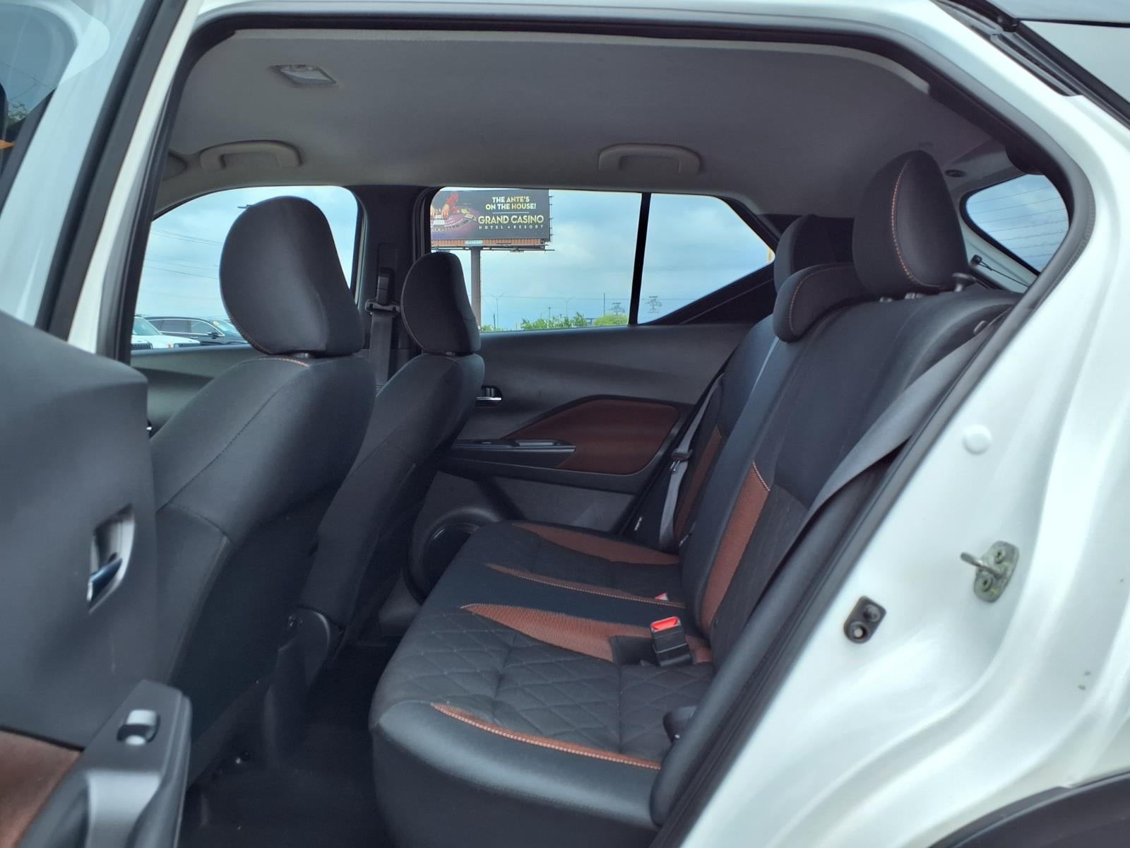2020 Nissan Kicks SR