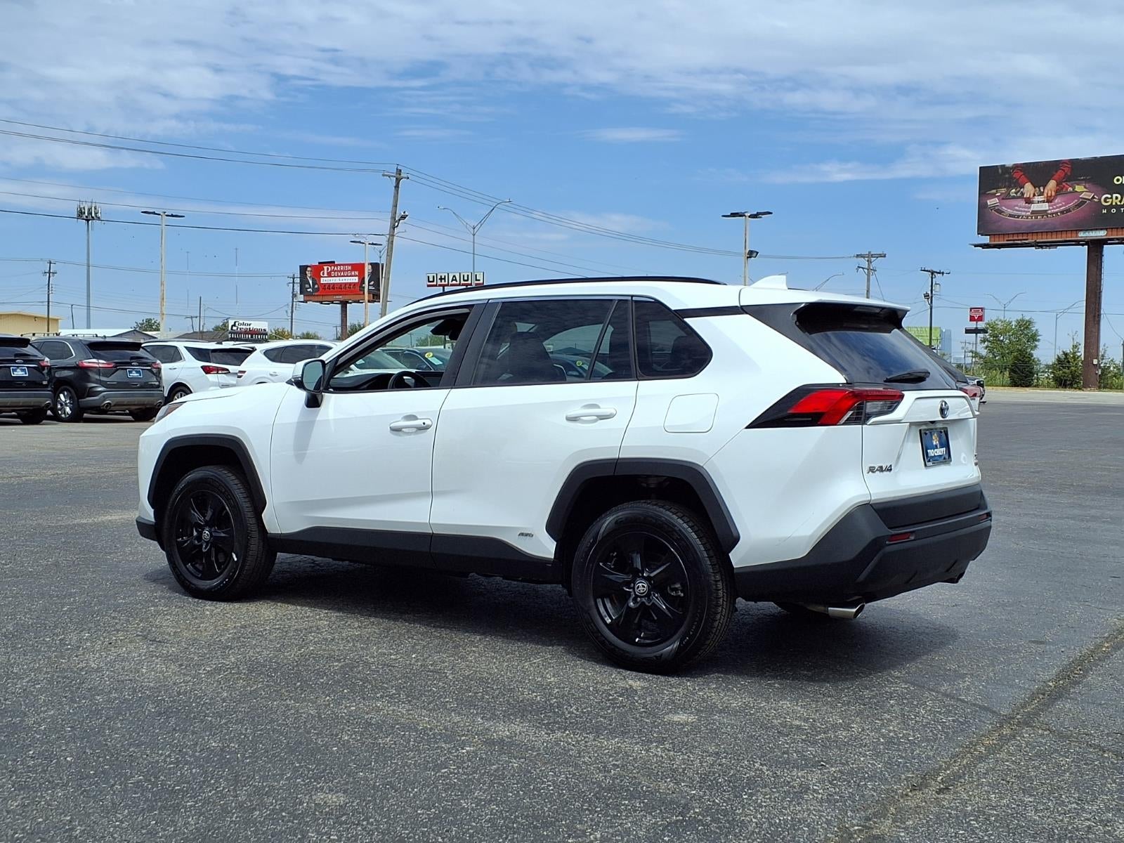 2022 Toyota RAV4 Hybrid XLE