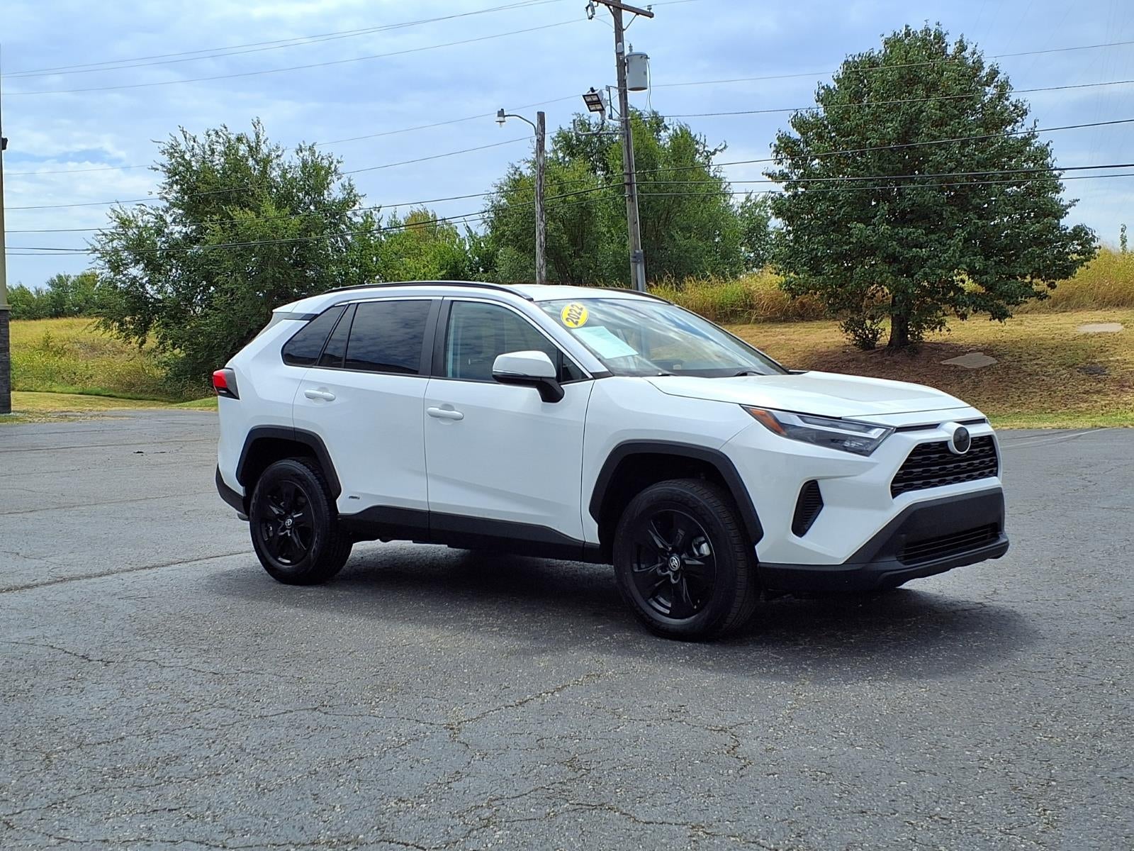 2022 Toyota RAV4 Hybrid XLE