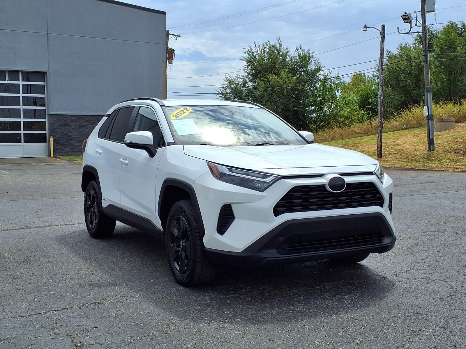 2022 Toyota RAV4 Hybrid XLE