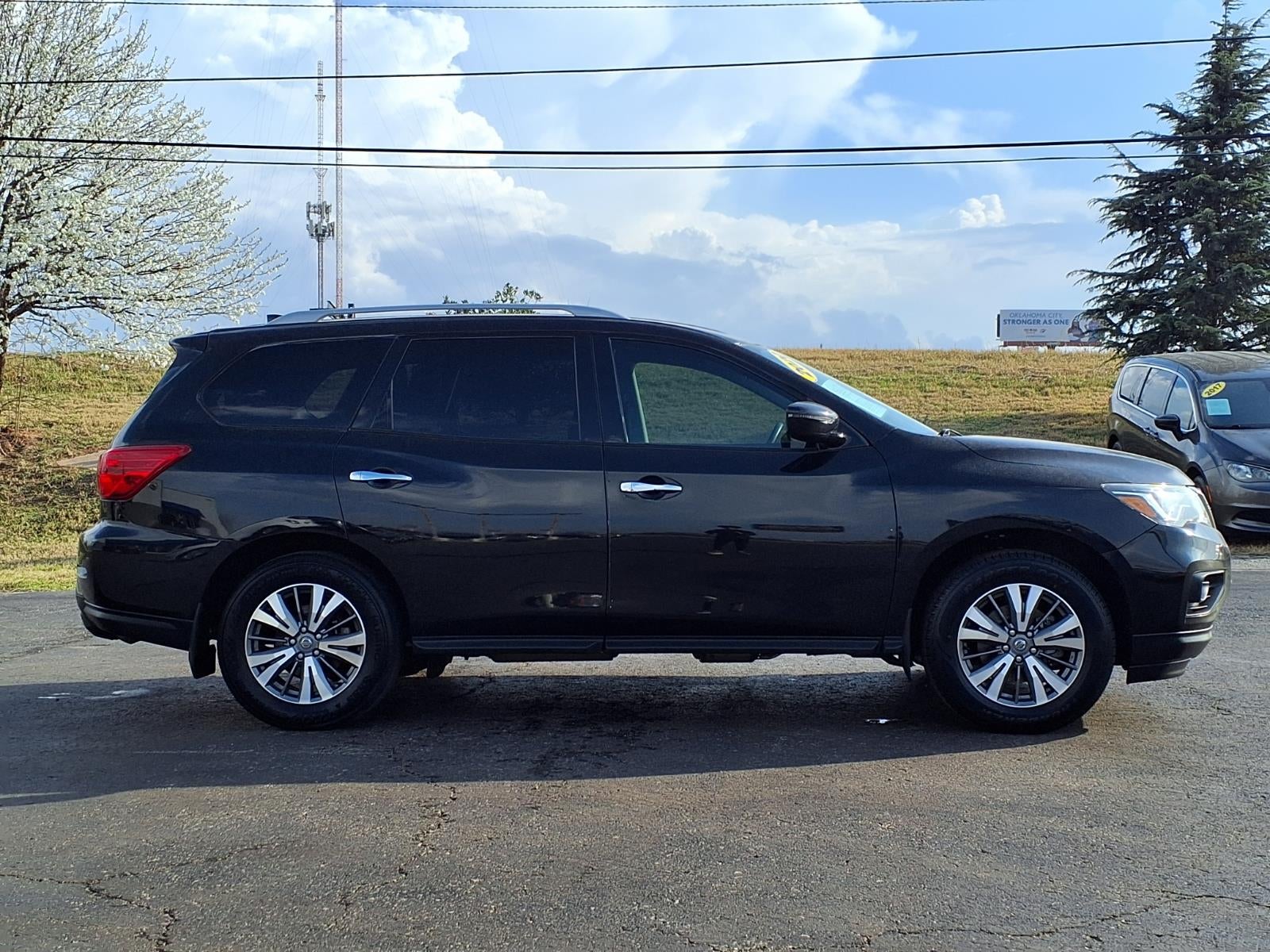 2020 Nissan Pathfinder S