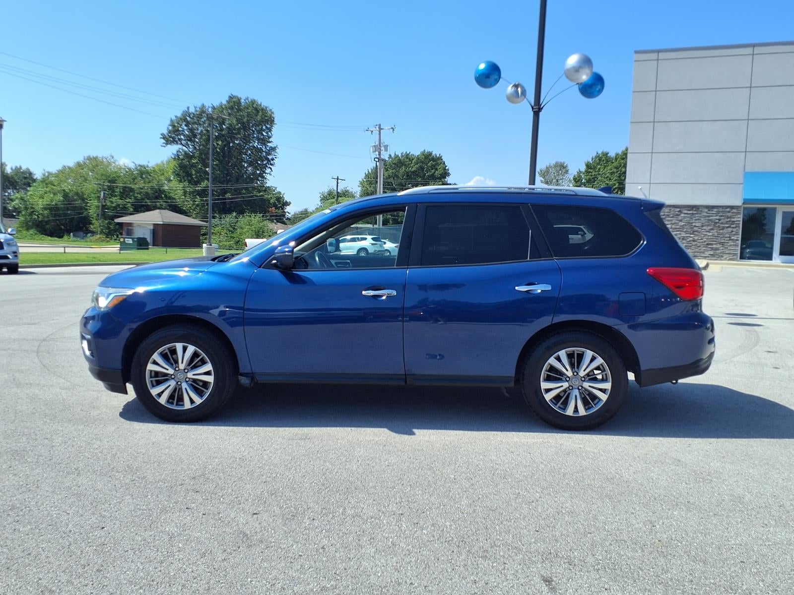 2019 Nissan Pathfinder SV