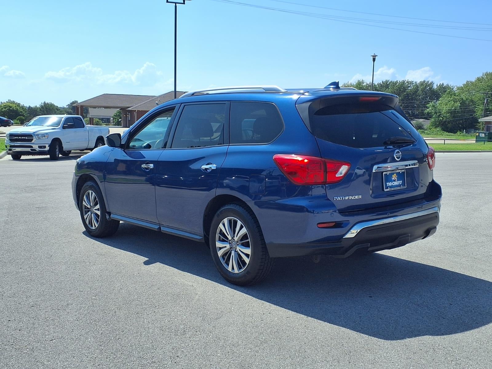 2019 Nissan Pathfinder SV