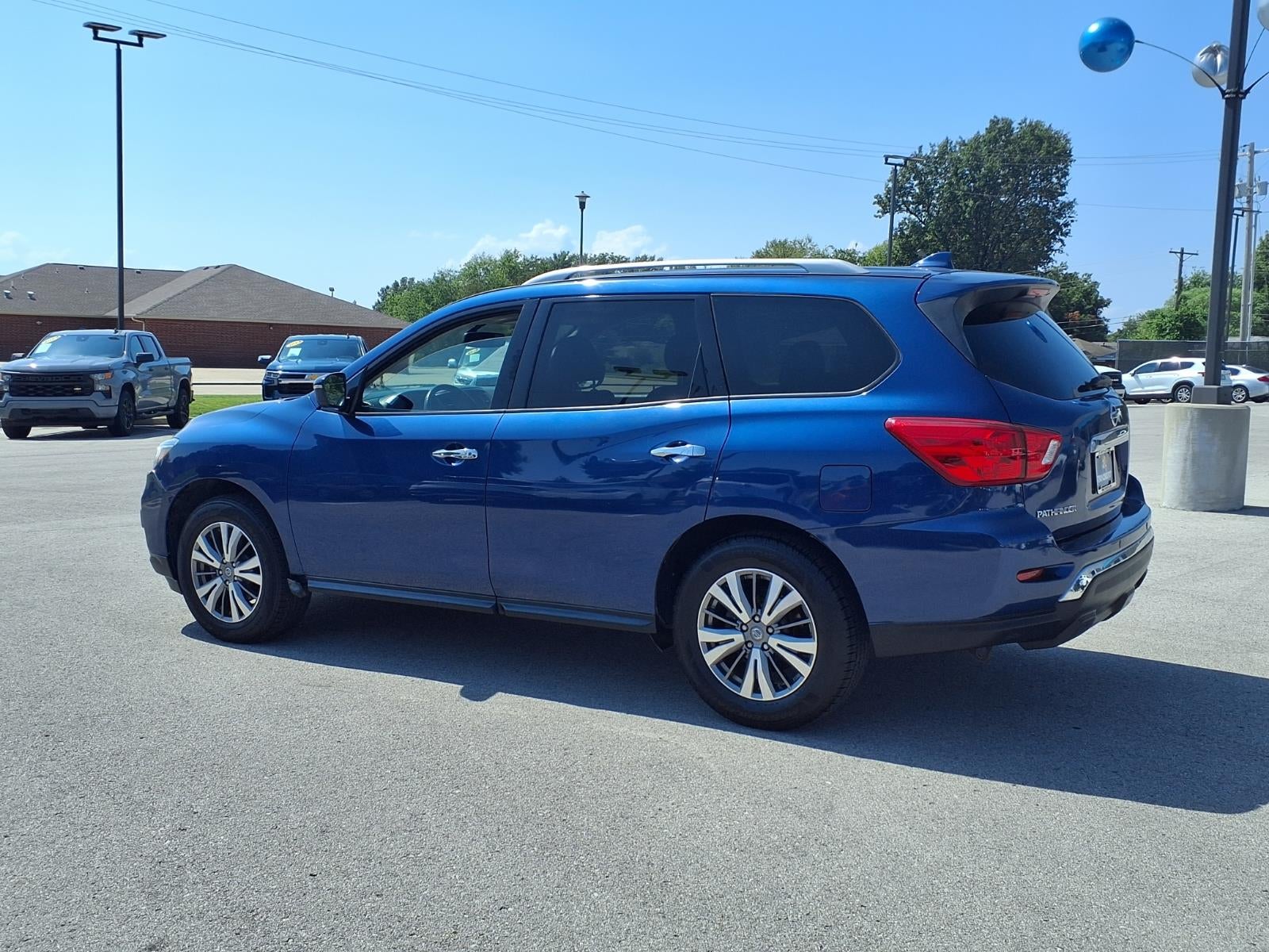 2019 Nissan Pathfinder SV