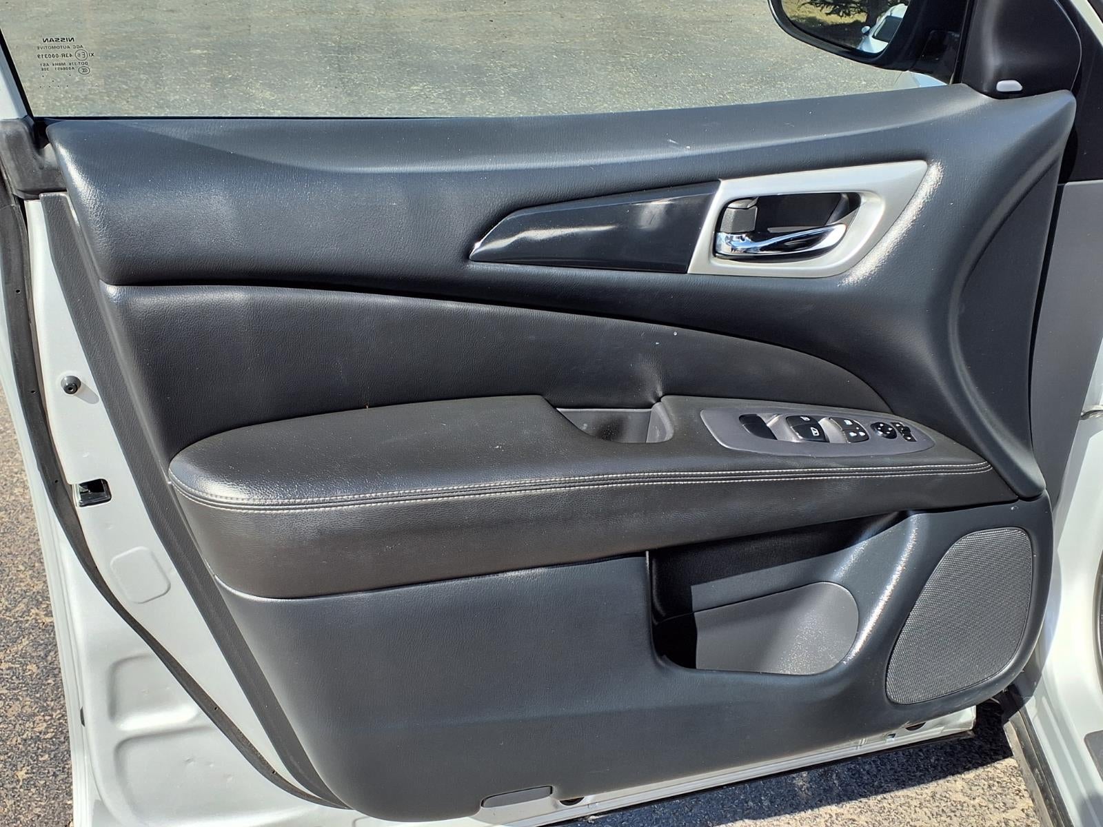 2019 Nissan Pathfinder SV