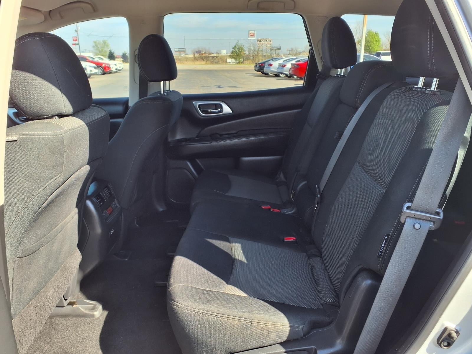 2019 Nissan Pathfinder SV