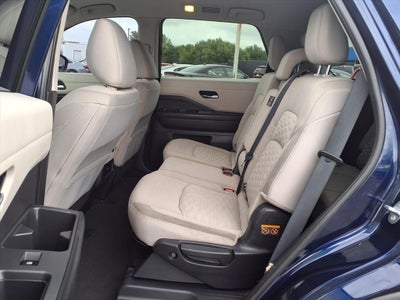 2022 Nissan Pathfinder SV