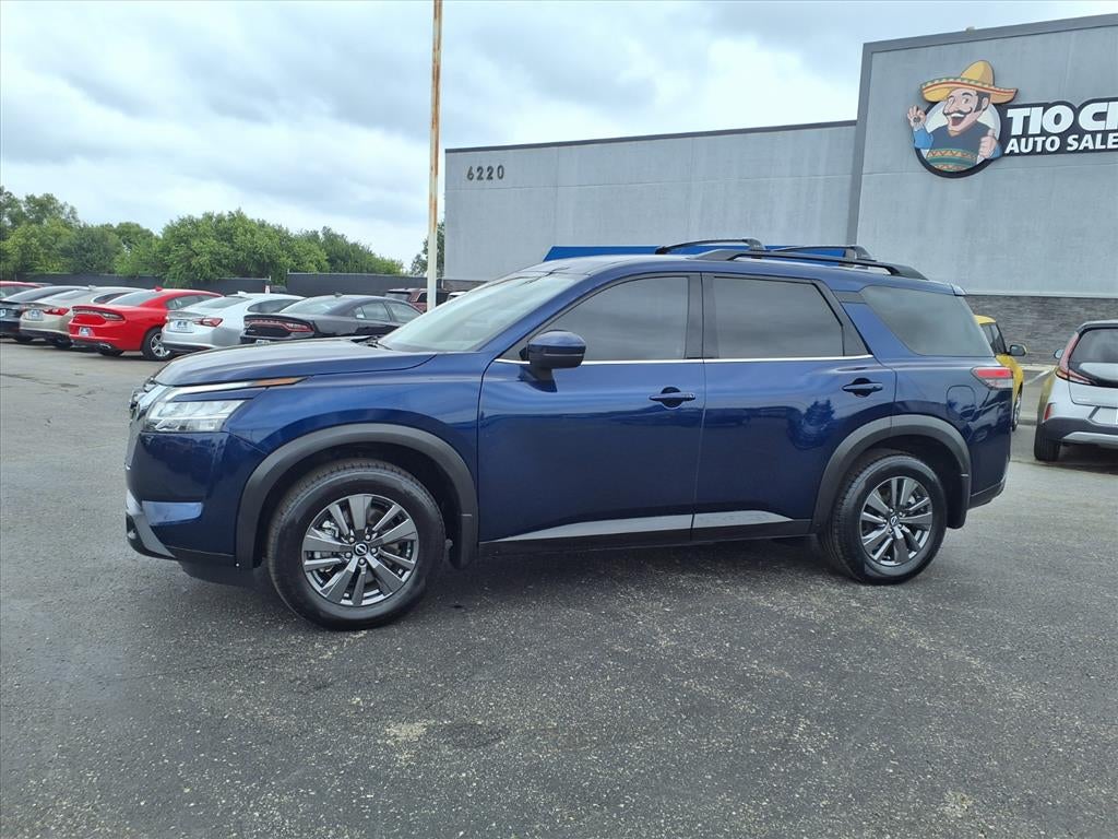 2022 Nissan Pathfinder SV