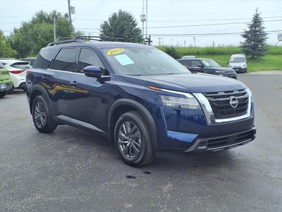 2022 Nissan Pathfinder SV