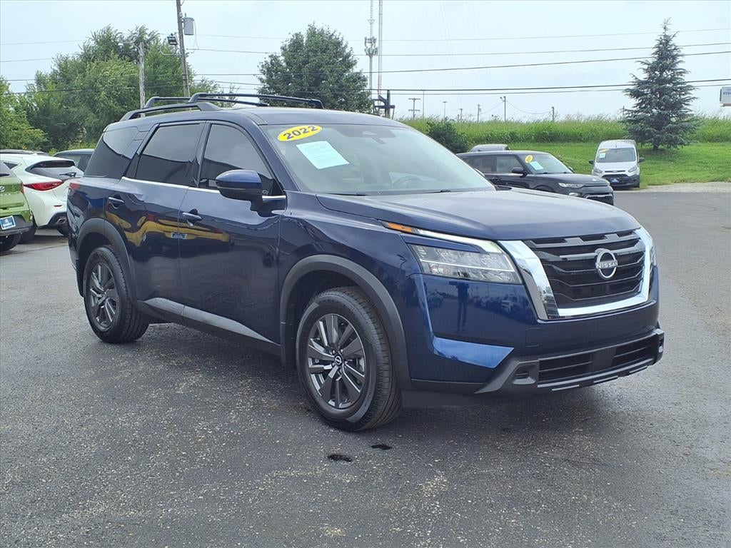 2022 Nissan Pathfinder SV