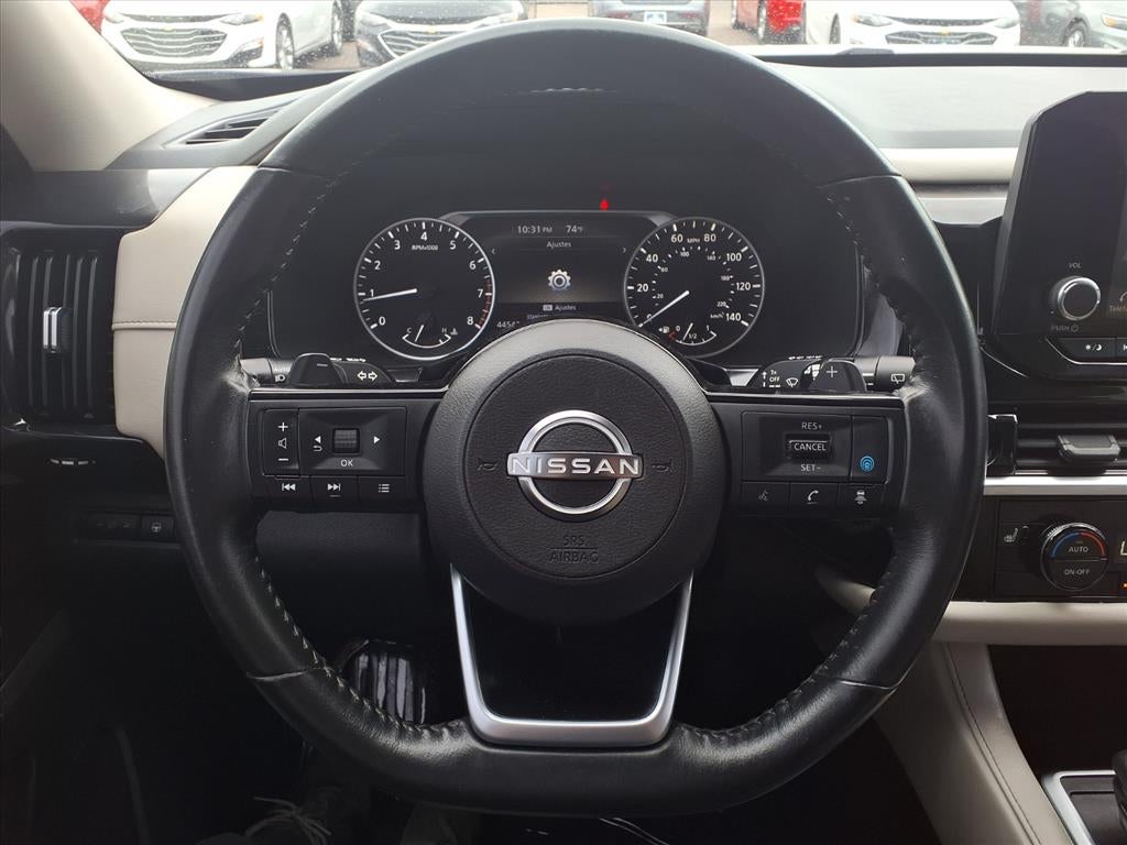 2022 Nissan Pathfinder SV